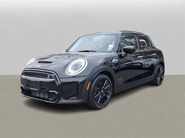 2022 MINI Hardtop 4 Door Cooper S FWD photo