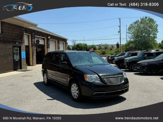 2015 Chrysler Town and Country Touring FWD photo