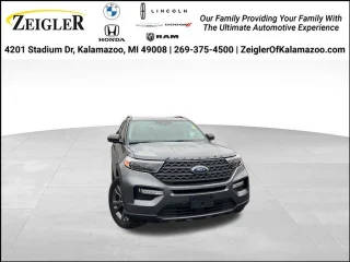 2021 Ford Explorer XLT 4WD photo