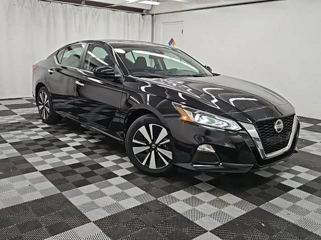 2021 Nissan Altima 2.5 SV FWD photo