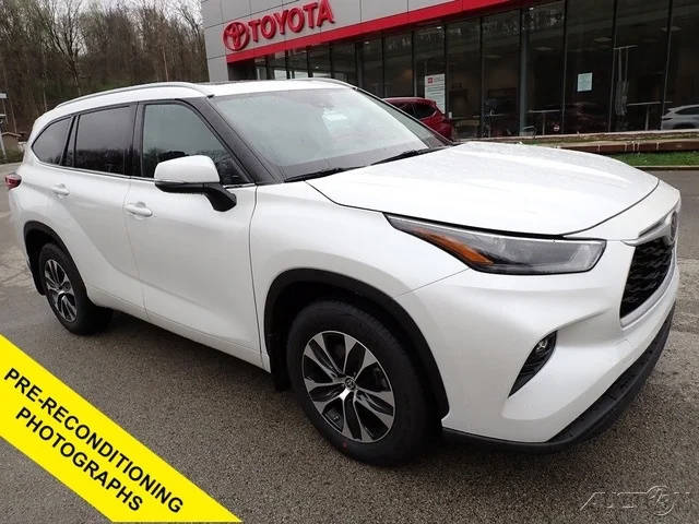 2022 Toyota Highlander XLE AWD photo