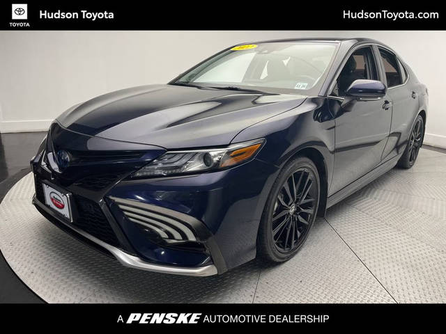 2022 Toyota Camry Hybrid XSE FWD photo