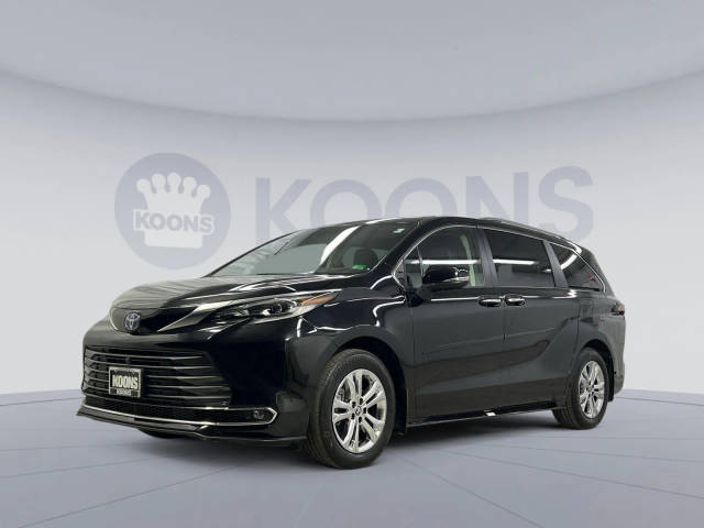 2022 Toyota Sienna Platinum AWD photo