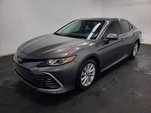 2022 Toyota Camry LE FWD photo