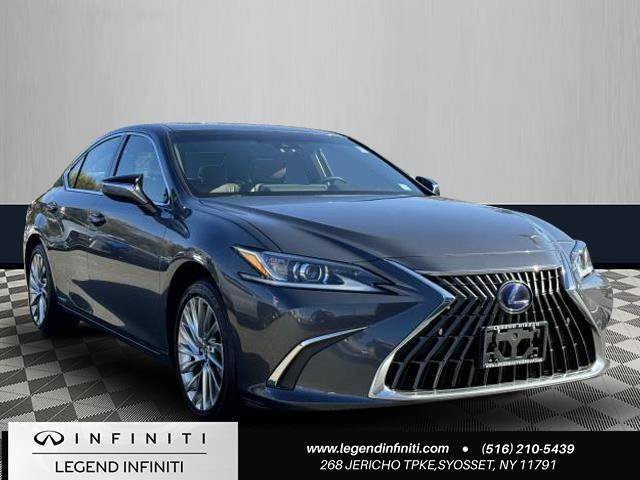 2022 Lexus ES ES 300h Luxury FWD photo