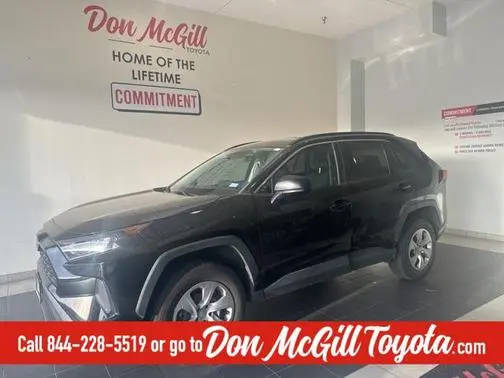 2021 Toyota RAV4 LE FWD photo