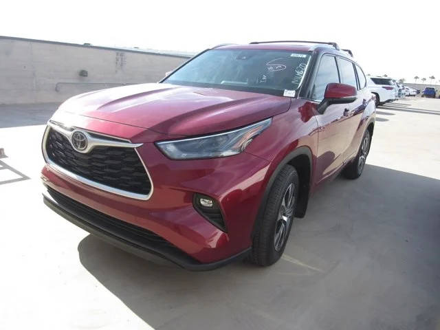 2022 Toyota Highlander XLE FWD photo