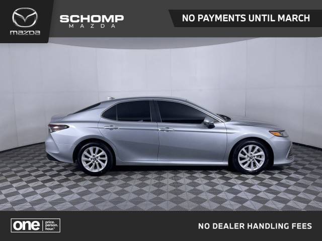 2022 Toyota Camry LE FWD photo