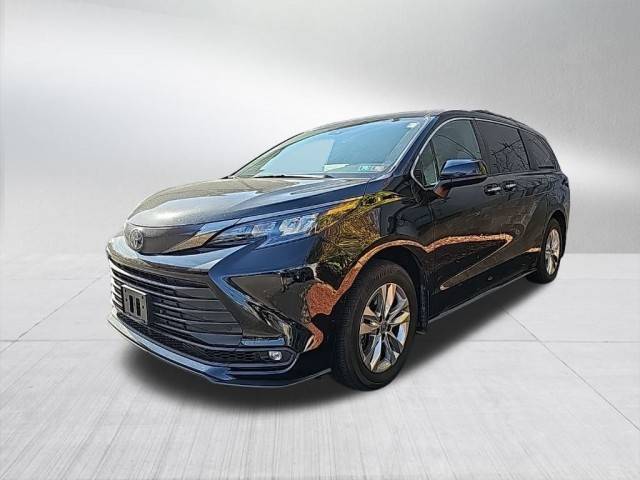 2022 Toyota Sienna XLE Woodland Edition AWD photo