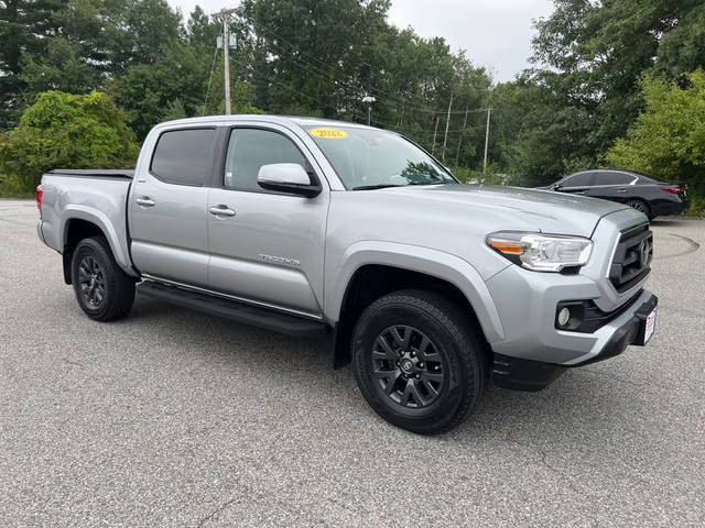 2022 Toyota Tacoma SR5 4WD photo