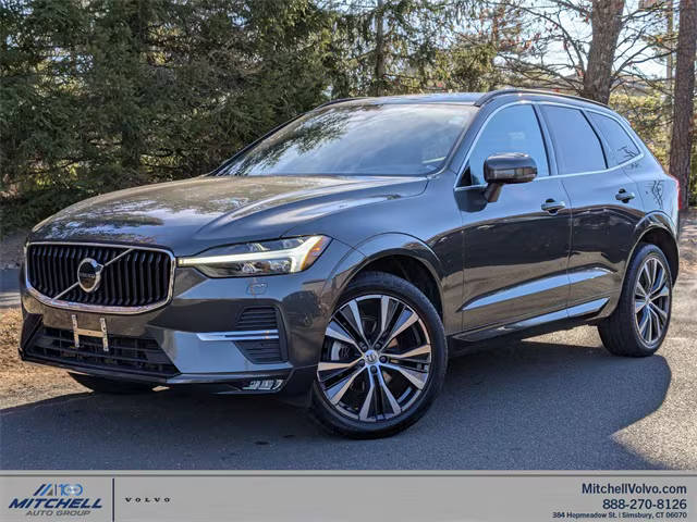 2022 Volvo XC60 Momentum AWD photo