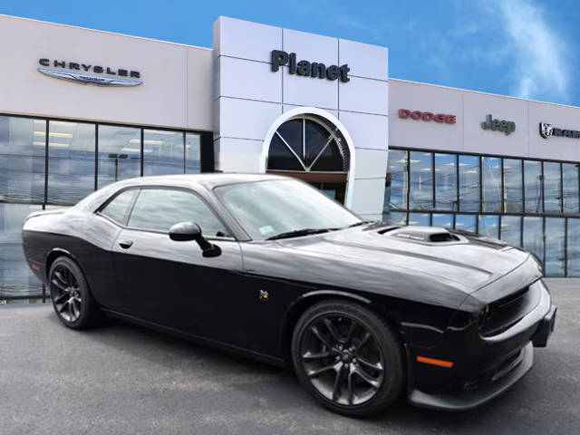 2021 Dodge Challenger R/T Scat Pack RWD photo