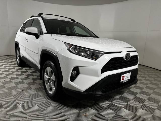 2021 Toyota RAV4 XLE AWD photo