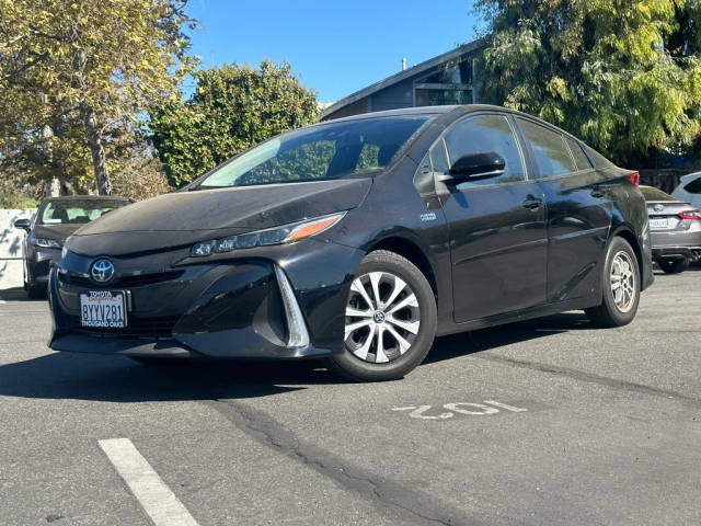 2022 Toyota Prius Prime XLE FWD photo