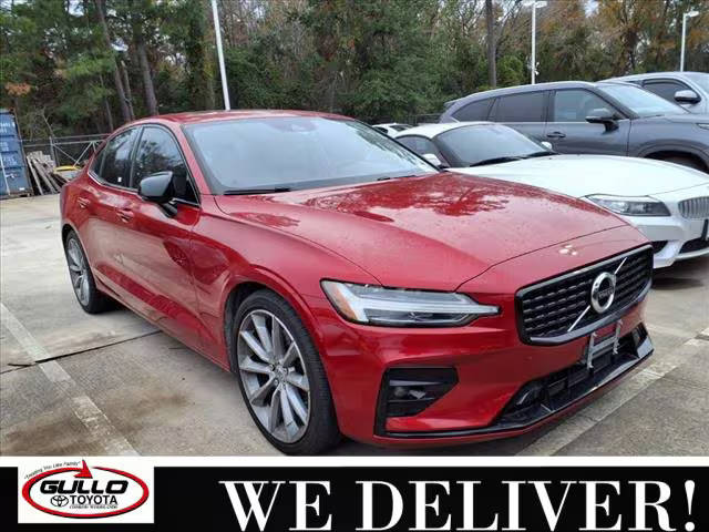 2021 Volvo S60 Momentum AWD photo