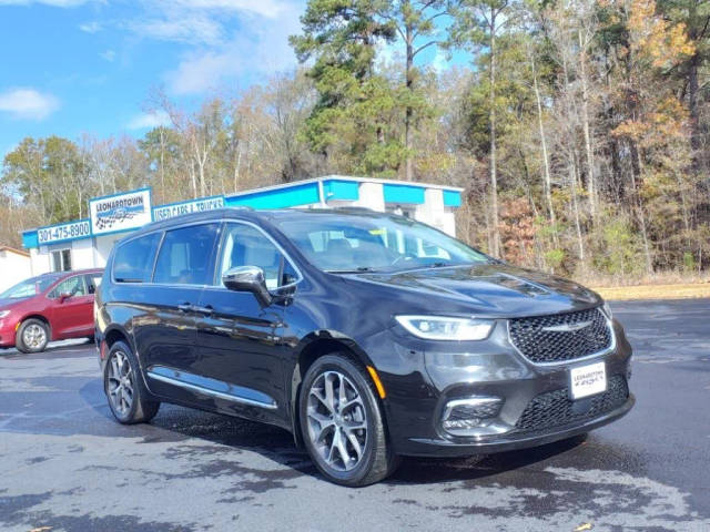 2021 Chrysler Pacifica Minivan Limited AWD photo