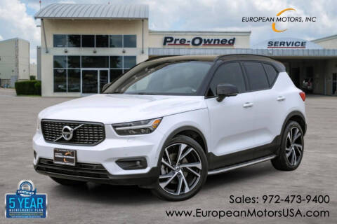 2022 Volvo XC40 R-Design AWD photo