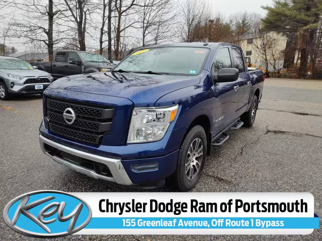 2021 Nissan Titan SV 4WD photo