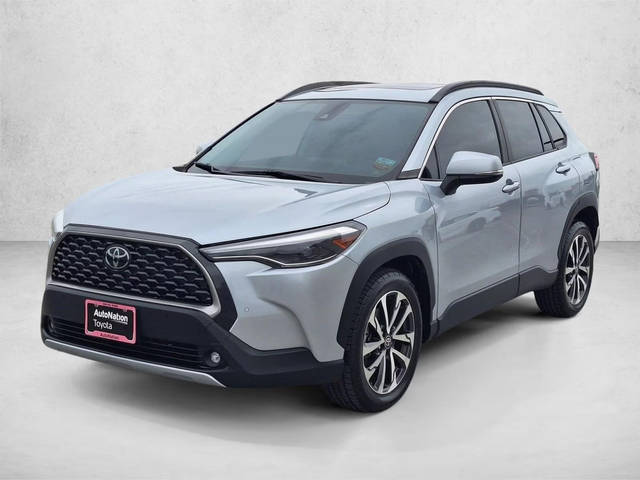 2022 Toyota Corolla Cross XLE FWD photo