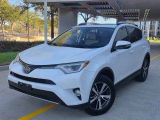 2017 Toyota RAV4 XLE FWD photo
