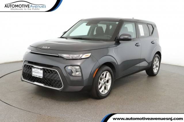 2022 Kia Soul LX FWD photo