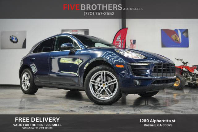 2016 Porsche Macan S AWD photo