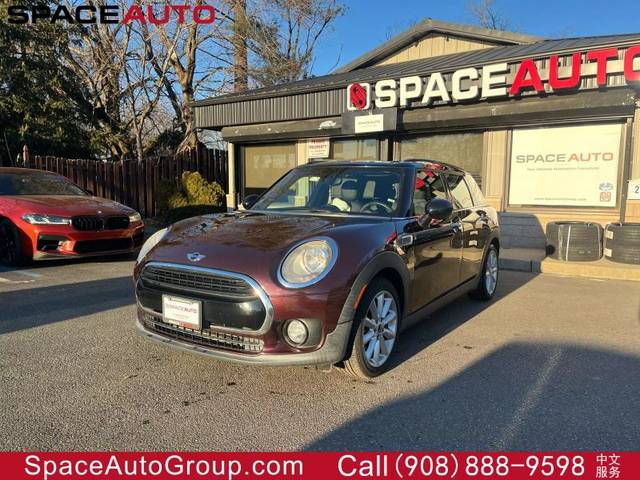 2017 MINI Cooper Clubman Cooper FWD photo