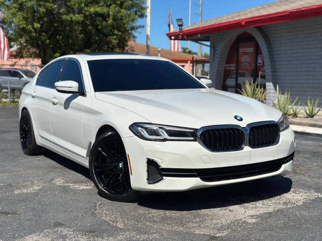 2022 BMW 5 Series 530i RWD photo