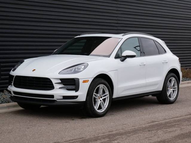 2021 Porsche Macan  AWD photo