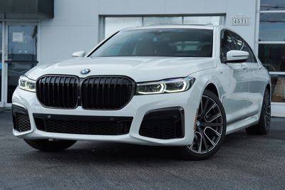 2022 BMW 7 Series 740i RWD photo