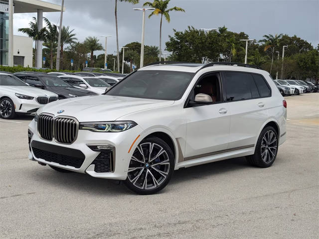 2022 BMW X7 M50i AWD photo