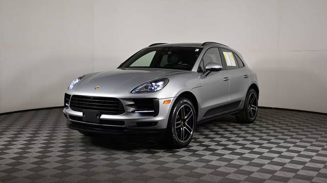 2021 Porsche Macan  AWD photo