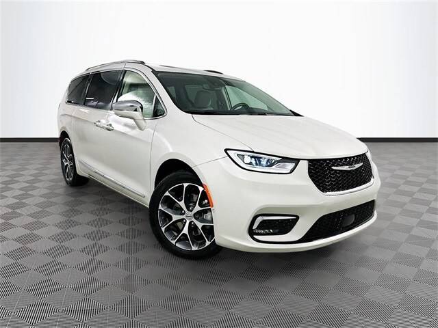 2021 Chrysler Pacifica Minivan Limited AWD photo