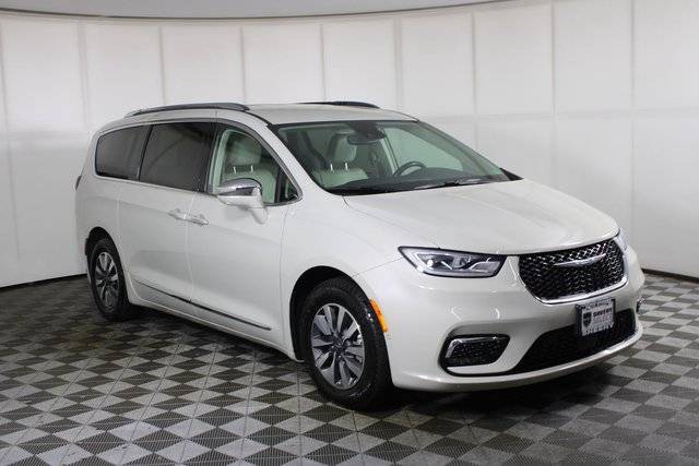 2021 Chrysler Pacifica Minivan Hybrid Limited FWD photo