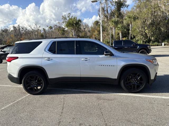 2021 Chevrolet Traverse LT Cloth FWD photo