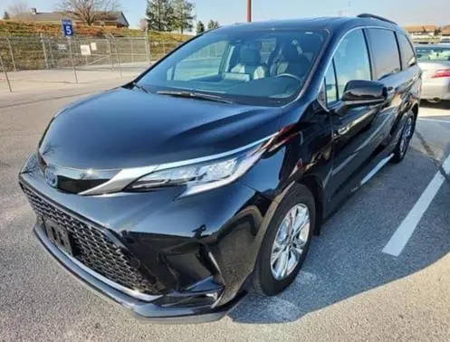 2022 Toyota Sienna XSE AWD photo