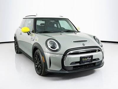 2022 MINI Hardtop 2 Door Cooper SE FWD photo