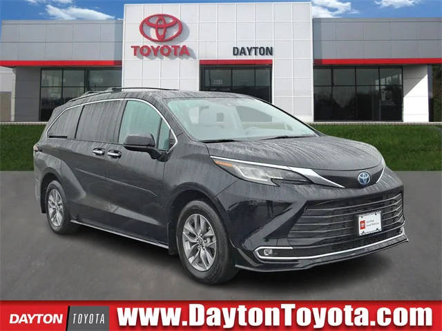 2022 Toyota Sienna XLE AWD photo