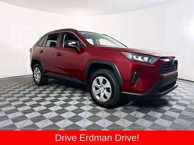 2021 Toyota RAV4 LE FWD photo