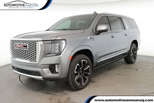 2022 GMC Yukon XL Denali 4WD photo