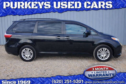 2015 Toyota Sienna XLE FWD photo