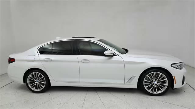 2022 BMW 5 Series 530i xDrive AWD photo