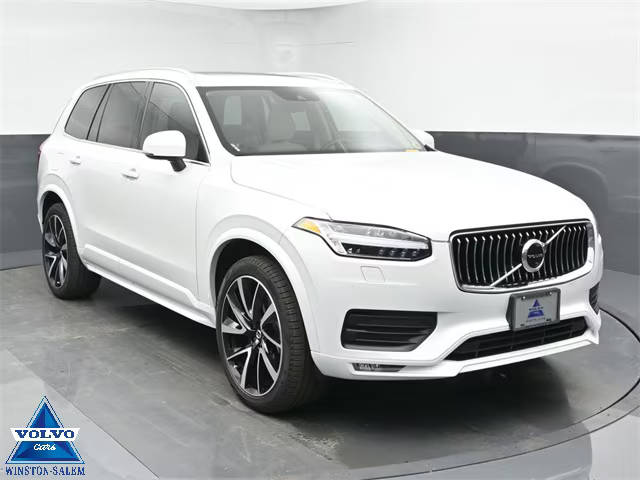 2022 Volvo XC90 Momentum AWD photo