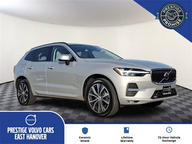 2022 Volvo XC60 Momentum AWD photo