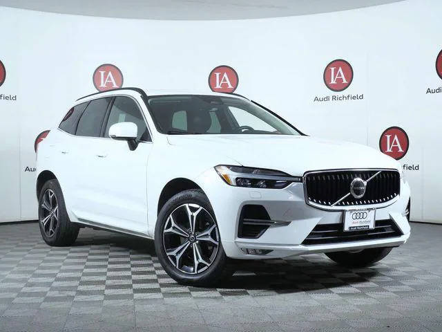 2022 Volvo XC60 Momentum AWD photo