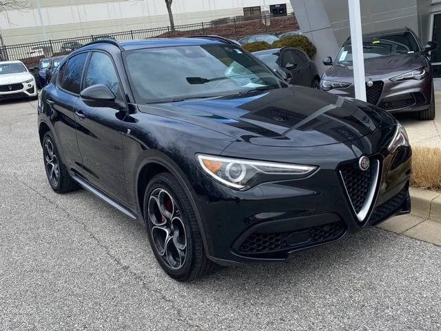2022 Alfa Romeo Stelvio Ti AWD photo
