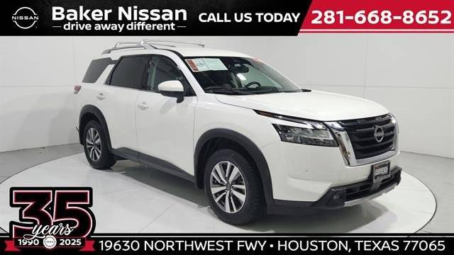 2022 Nissan Pathfinder SL 4WD photo