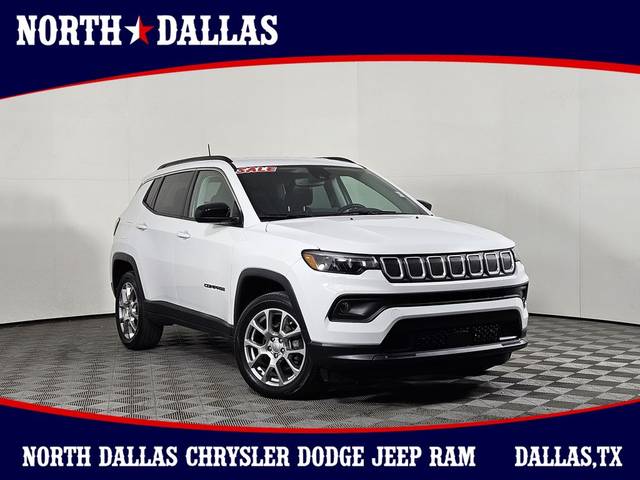 2022 Jeep Compass Latitude Lux 4WD photo