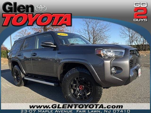 2022 Toyota 4Runner SR5 Premium 4WD photo