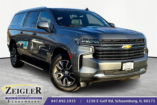 2022 Chevrolet Suburban LT 4WD photo